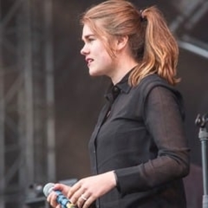 Louise - Prof de philosophie - Paris