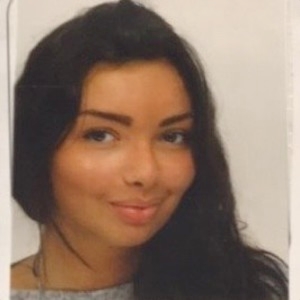 Farah - Prof d'économie - Paris