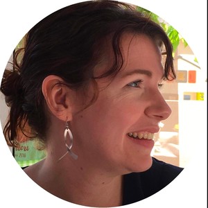 Louise - Prof de dessin - Montertelot