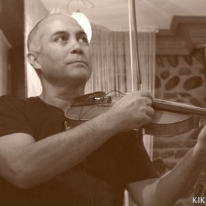François - Prof d'instruments à cordes - Saint-Bauzille-de-Putois