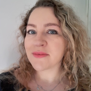 Marine - Prof de couture - Lille