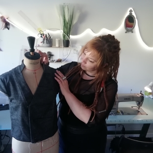 Delphine - Prof de couture - Lormont