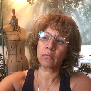 Katia - Prof de couture - Paris