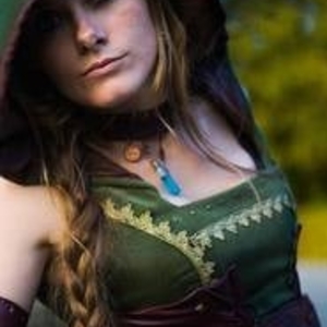 Delphine - Prof de couture - Plougoumelen