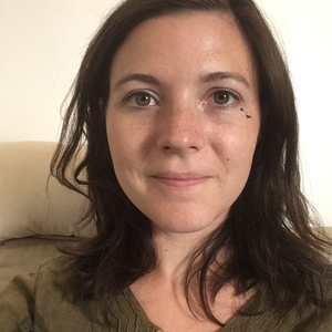 Lauren - Prof de couture - Colombières-sur-Orb