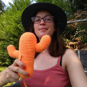 Sara - Prof de couture - Usson-du-Poitou