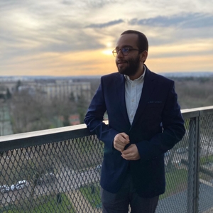 Amine - Prof d'économie - Paris
