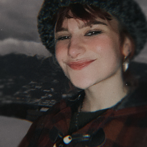 Leila - Prof de graphisme - Paris