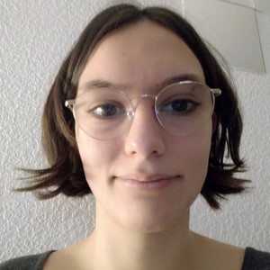 Laura - Prof d'histoire - géo - Rennes