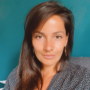 Julie - Prof de réseaux sociaux - Sarrola-Carcopino