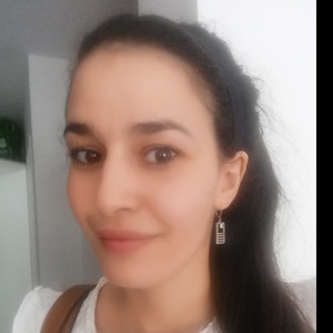 Nadjia - Prof de maths - Aubervilliers