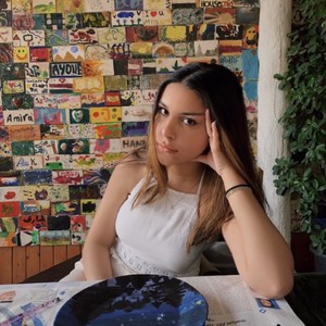 Sara - Prof de français - Paris