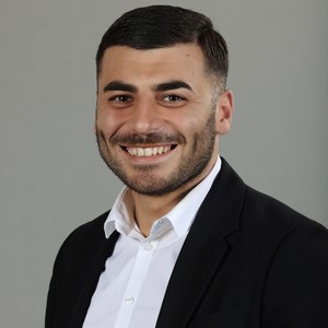 Celal - Prof de création d'entreprise - Annecy