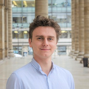Hugo - Prof d'économie - Paris