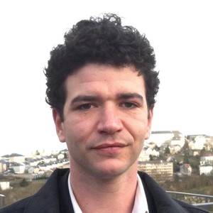 Arnaud - Prof de droit constitutionnel - Paris