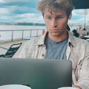 Lukas - Prof de finance - Bordeaux