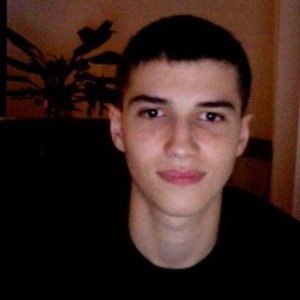 Charles - Prof de langages informatiques - Paris