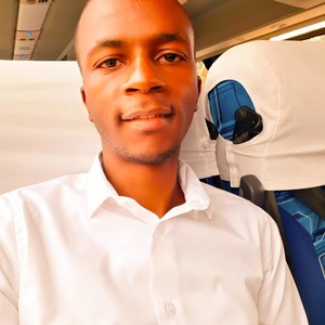 Xolani Leonard - Prof de tourisme - Mbombela