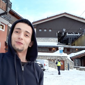 Madjid mohand cherif - Prof de maths - Grenoble