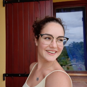 Nikolina - Prof d'aide aux devoirs - Salon-de-Provence