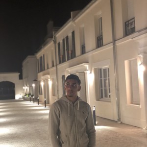 Yanis - Prof d'aide aux devoirs - Serris