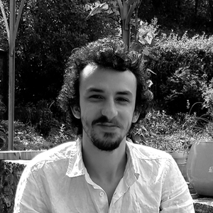 Léo - Prof de management et gestion d'entreprise - Paris