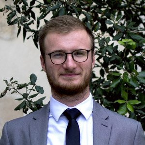 Valentin - Prof de droit des affaires - Poitiers