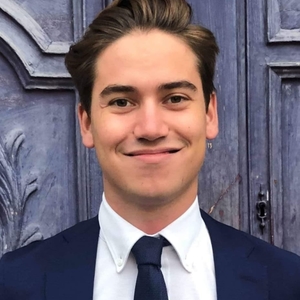 Paul - Prof de droit constitutionnel - Paris