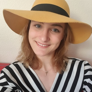 Léa - Prof de couture - Tantonville