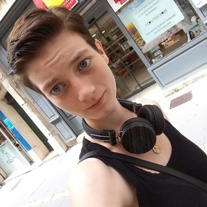 Léa - Prof de maths - Lorient