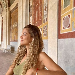 Yasmine - Prof de commerce international - Avignon