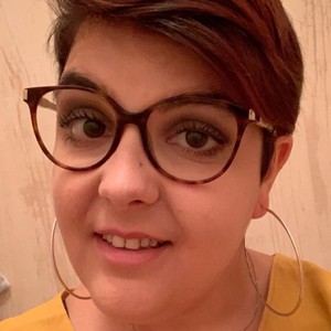 Eva - Prof d'anglais - Vézeronce-Curtin