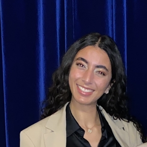 Yasmine - Prof de maths - Paris
