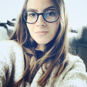 Anouk - Prof de droit - Bruxelles