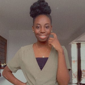 Suyinie - Prof d'anglais - Saint-Laurent-du-Maroni
