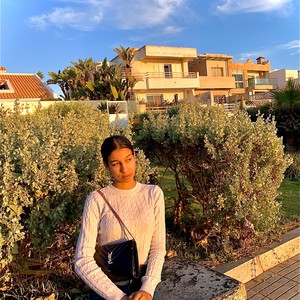 Aya - Prof de maths - 
