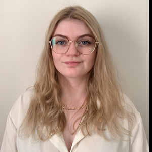 Claudia - Prof de droit pénal - Auvers-sur-Oise
