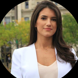 Farida - Prof de droit - Écully