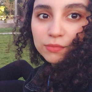 Farah - Prof d'initiation informatique - Paris