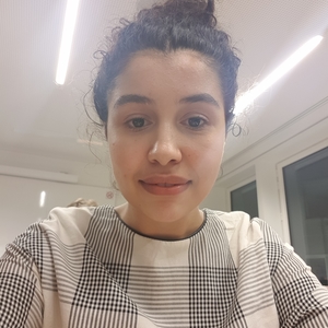 Nassima - Prof de maths - Corbeil-Essonnes