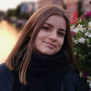 Gabrielle - Prof de couture - Paris