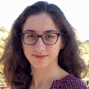 Eva - Prof d'histoire - géo - Paris