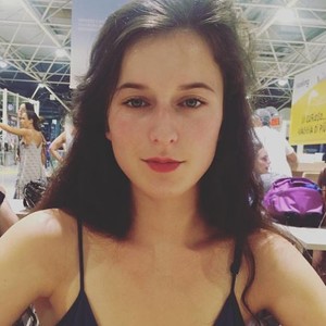 Chloé - Prof de français - Paris
