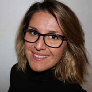 Charlène - Prof de droit des affaires - Saint-Louis
