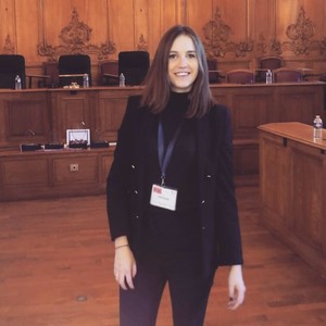 Noémie - Prof de droit - Bordeaux
