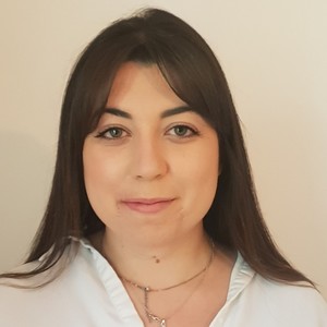 Sarah - Prof de droit civil - Aix-en-Provence
