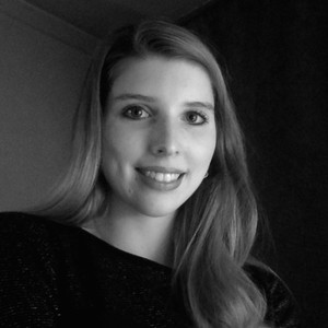 Léa - Prof de droit constitutionnel - Paris