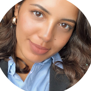 Aya - Prof d'anglais - Pantin