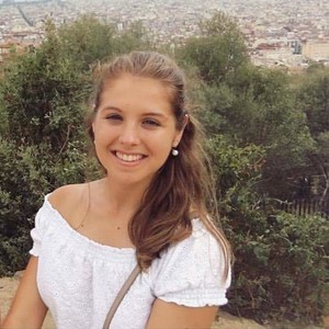 Julie - Prof de préparation bac es - Pirey