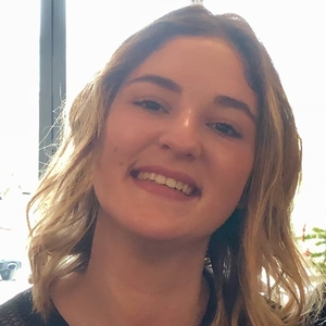 Angèle - Prof de maths - Saint-Rémy-de-Provence